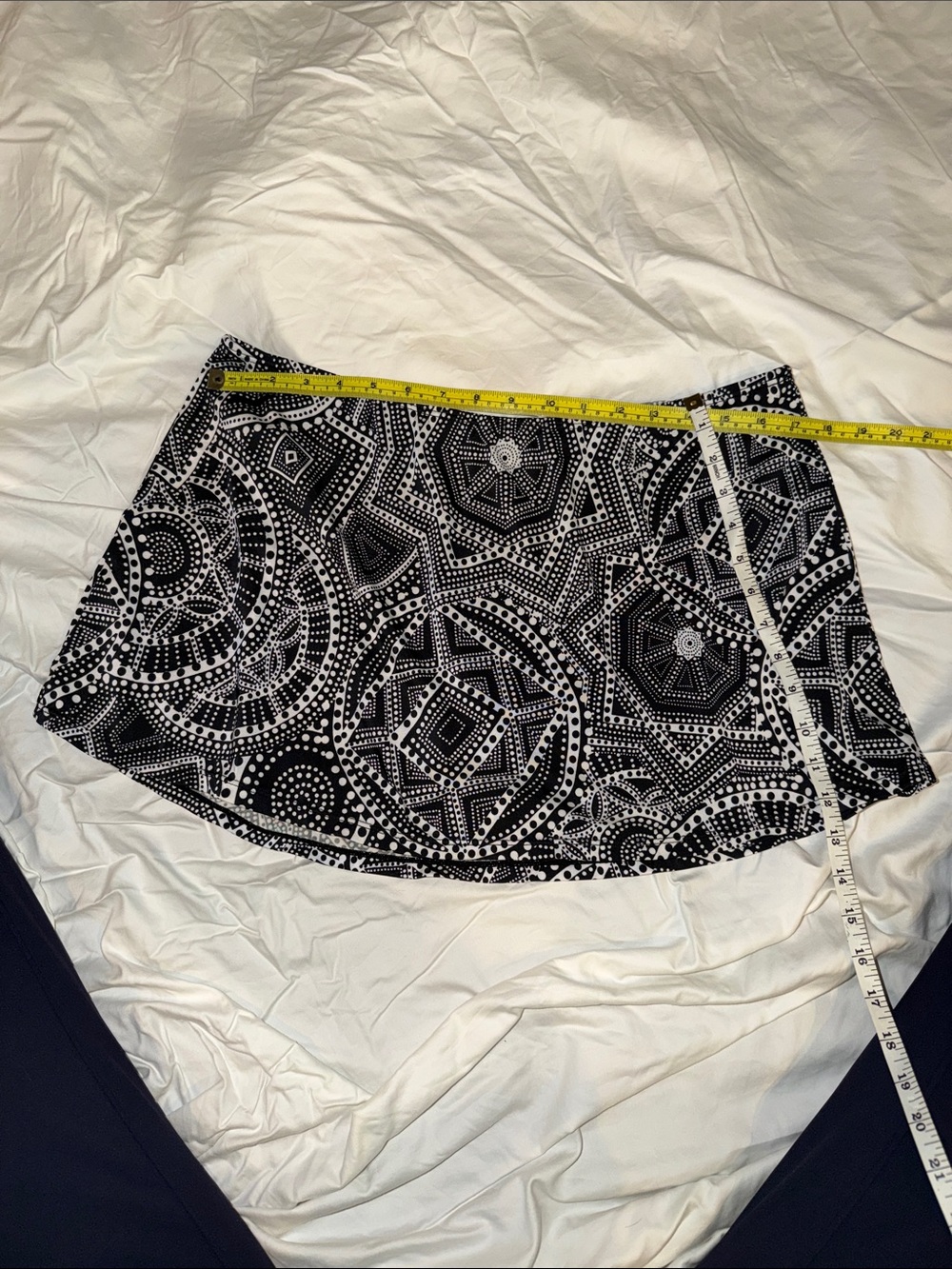 Women's Black & White Geometric Pattern Swim Skirt